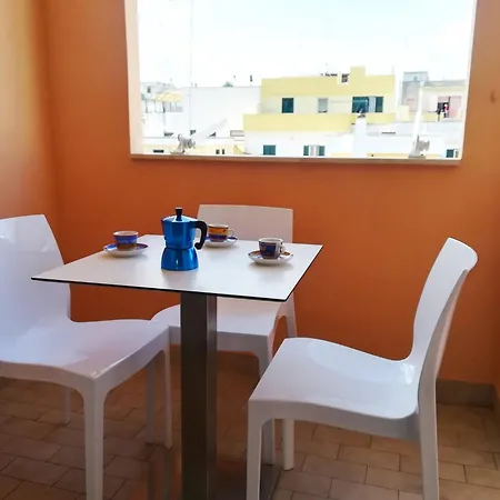 펜션 Modern With Wi-fi, Air Conditioning And Balcony; Pets Allowed 오트란토